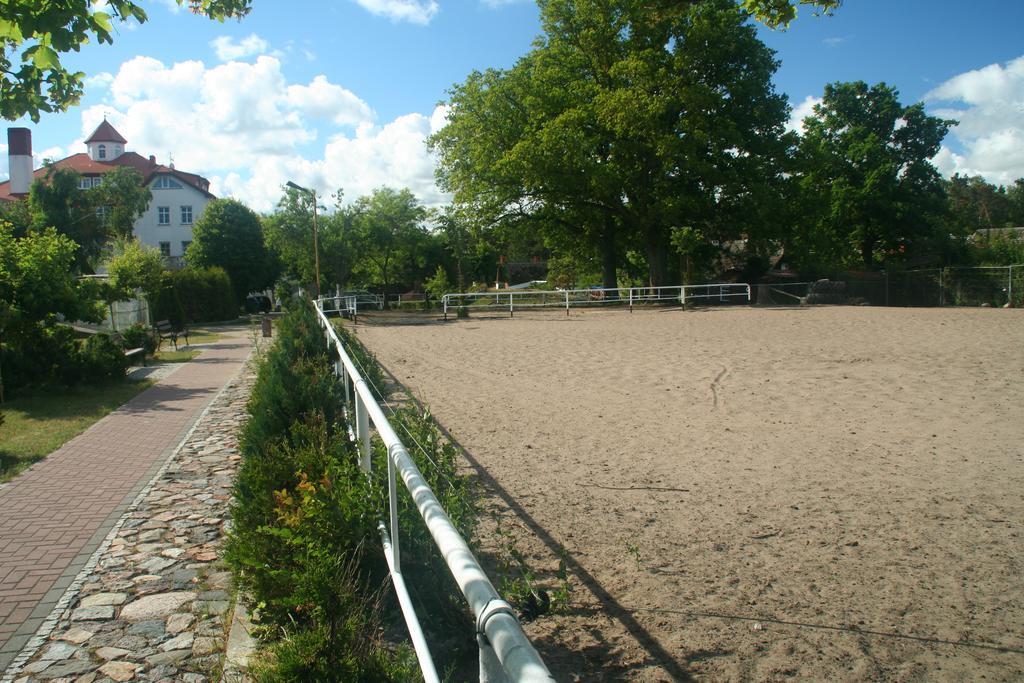 Pokoje Goscinne Straznica Jarosławiec 外观 照片